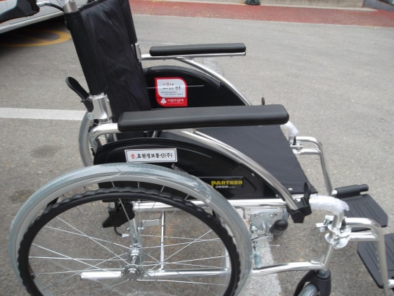 원평성당에 휠체어전달